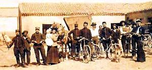 2226- M'Sila - Caravanserail - Administration2 - 1905 - Lundi de Paques 